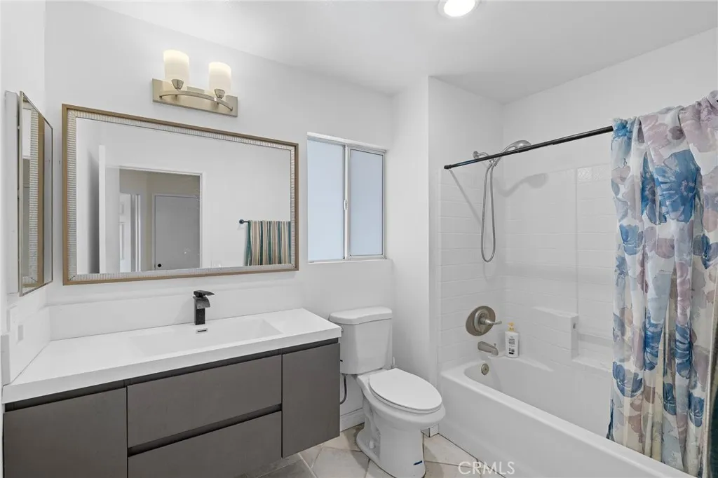 1077 Hibiscus Court, Pomona, California 91766 home-pic-21